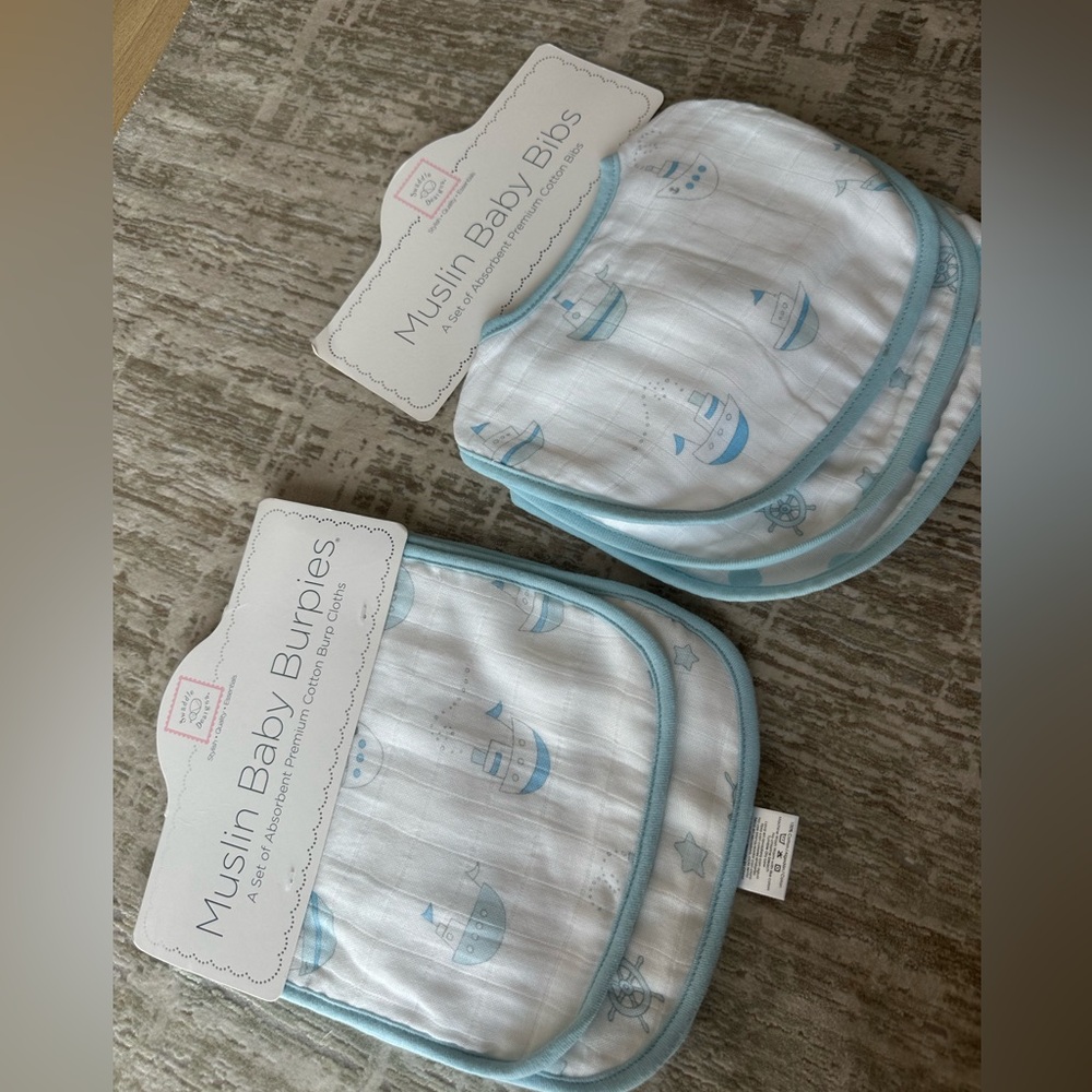 New Swaddle Designs Muslin Baby Bibs and burp cloth